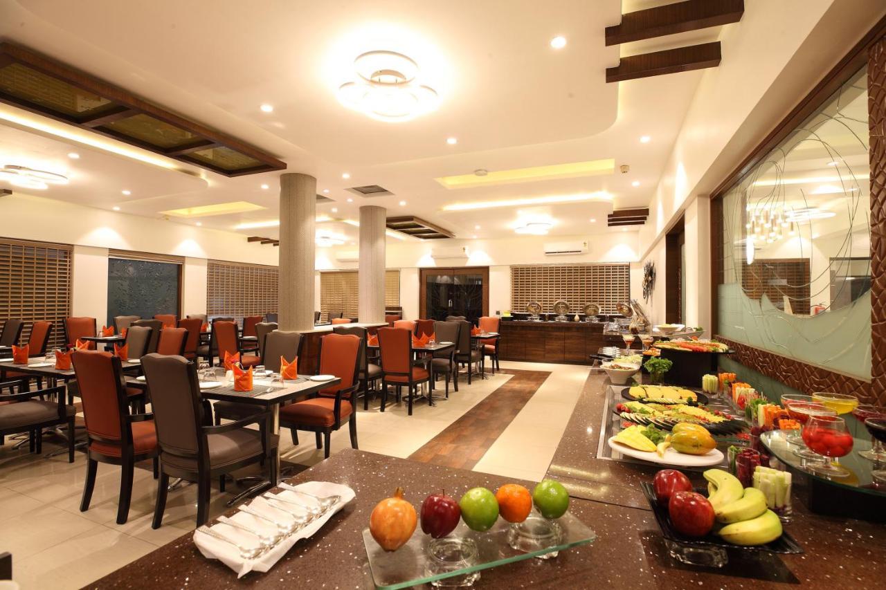 Click Hotel Насик Экстерьер фото