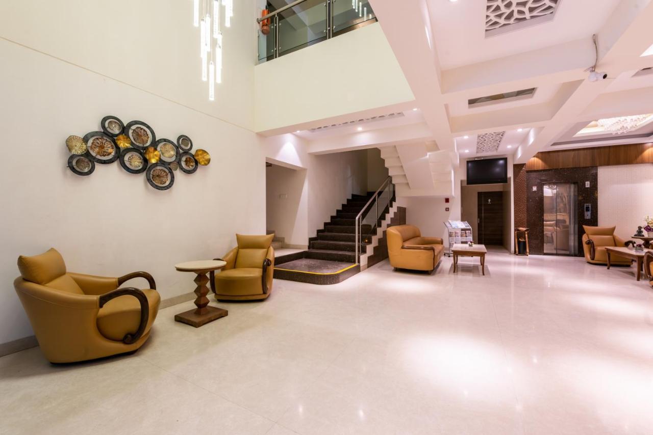 Click Hotel Насик Экстерьер фото