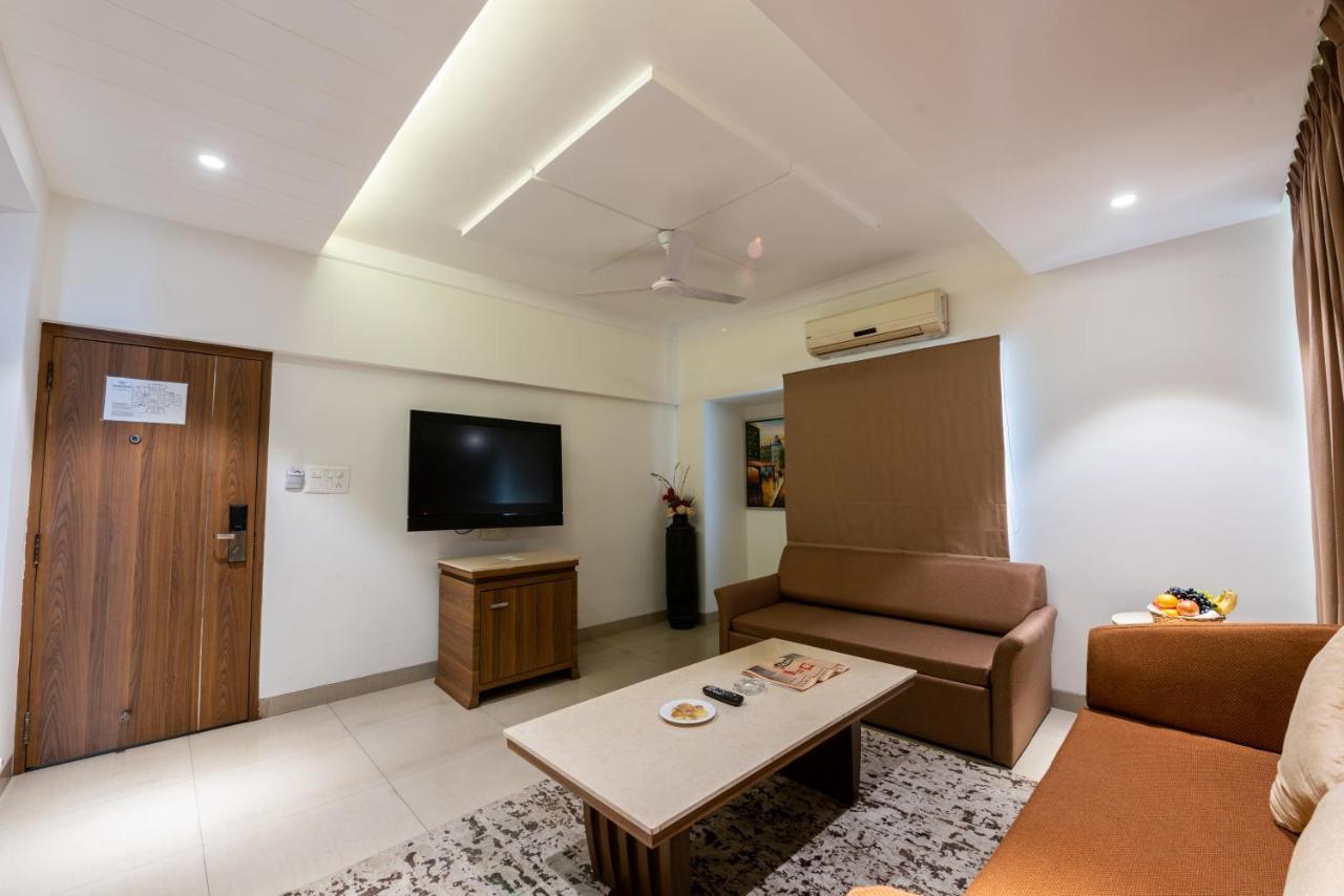 Click Hotel Насик Экстерьер фото